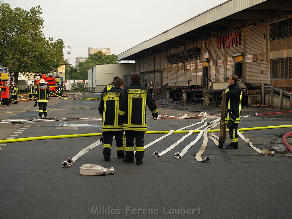 Grossbrand Halle auf dem Grossmarkt Koeln P910.JPG